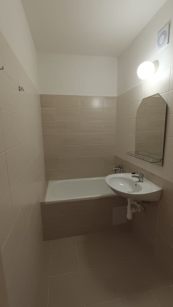 Pronájem bytu 2+kk 46 m², Famfulíkova, Praha, Praha Pronájem bytu 2+kk 46 m², Famfulíkova, Praha, Praha