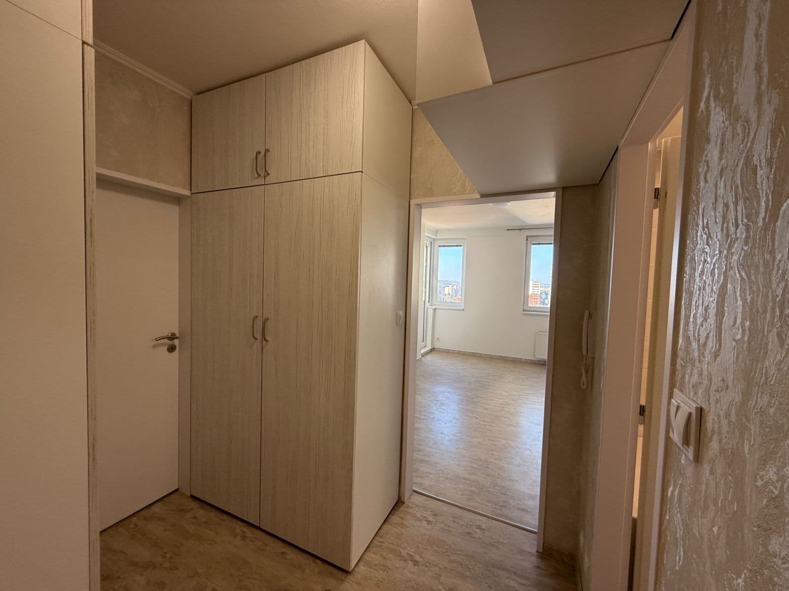 Prodej bytu 2+kk 43 m², Hnězdenská, Praha, Praha Prodej bytu 2+kk 43 m², Hnězdenská, Praha, Praha
