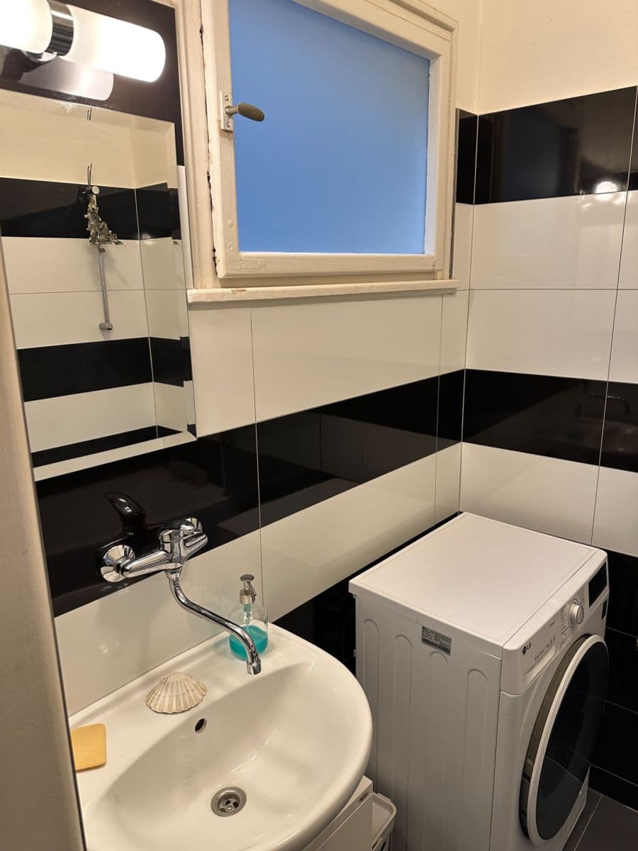 Pronájem bytu 1+1 50 m², Veverkova, Praha, Praha Pronájem bytu 1+1 50 m², Veverkova, Praha, Praha
