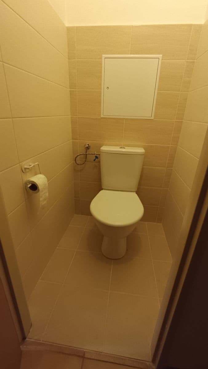 Prodej bytu 2+kk 45 m², Famfulíkova, Praha, Praha Prodej bytu 2+kk 45 m², Famfulíkova, Praha, Praha