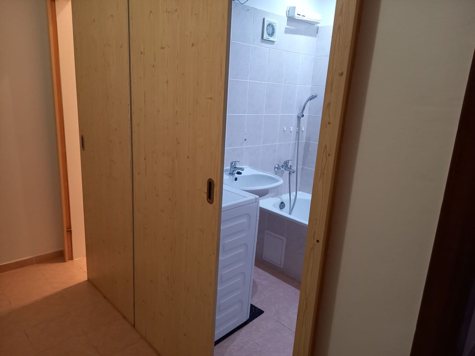 Pronájem bytu 1+1 35 m², Kojetická, Neratovice, Středočeský kraj Pronájem bytu 1+1 35 m², Kojetická, Neratovice, Středočeský kraj