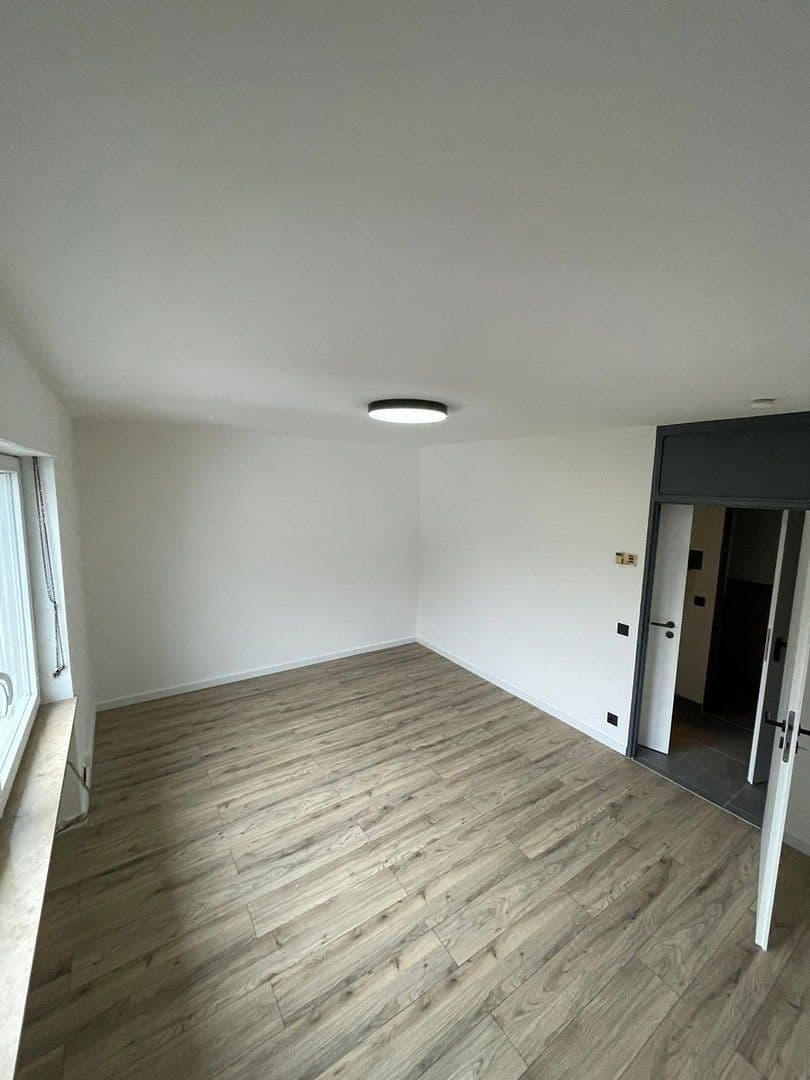 Pronájem bytu 1+1 25 m², Im Schacht 6-8, Saarbrücken, Země Sársko Pronájem bytu 1+1 25 m², Im Schacht 6-8, Saarbrücken, Země Sársko