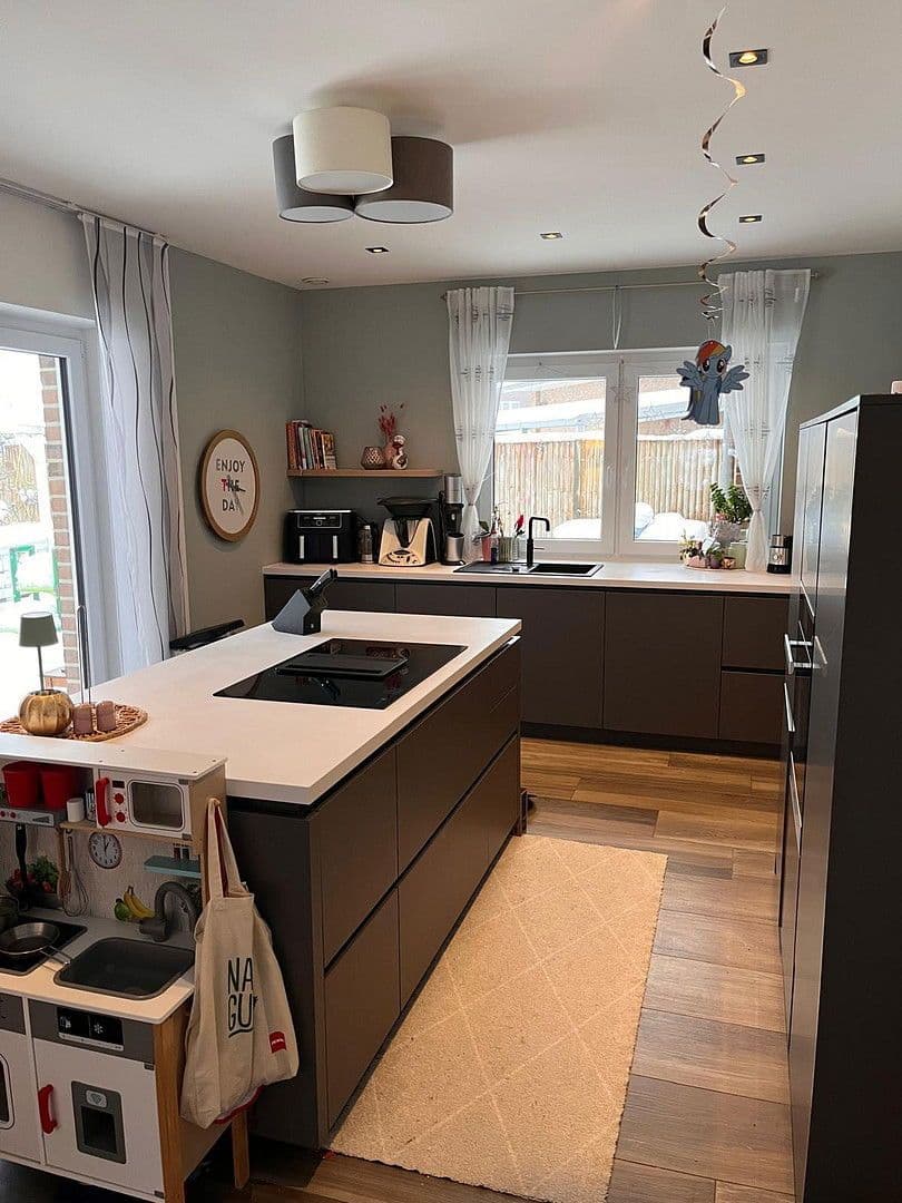 Prodej domu 173 m², pozemek 706 m², Harsefeld, Dolní Sasko Prodej domu 173 m², pozemek 706 m², Harsefeld, Dolní Sasko