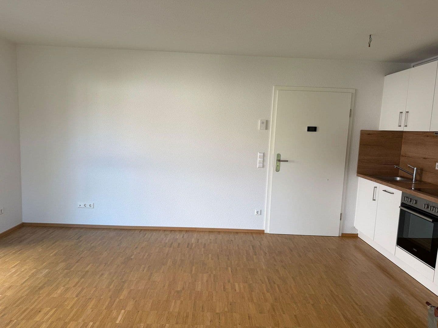 Pronájem bytu 1+1 34 m², Sontheimer Straße 42, Heilbronn, Bádensko-Württembersko Pronájem bytu 1+1 34 m², Sontheimer Straße 42, Heilbronn, Bádensko-Württembersko