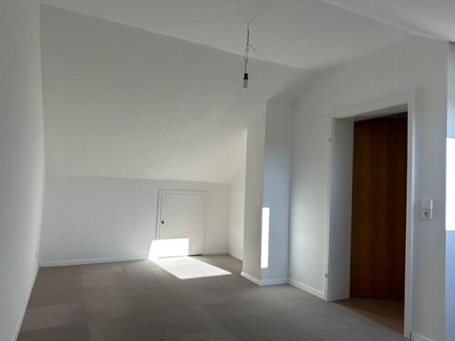 Pronájem domu 112 m², pozemek 240 m², Magstadt, Bádensko-Württembersko Pronájem domu 112 m², pozemek 240 m², Magstadt, Bádensko-Württembersko