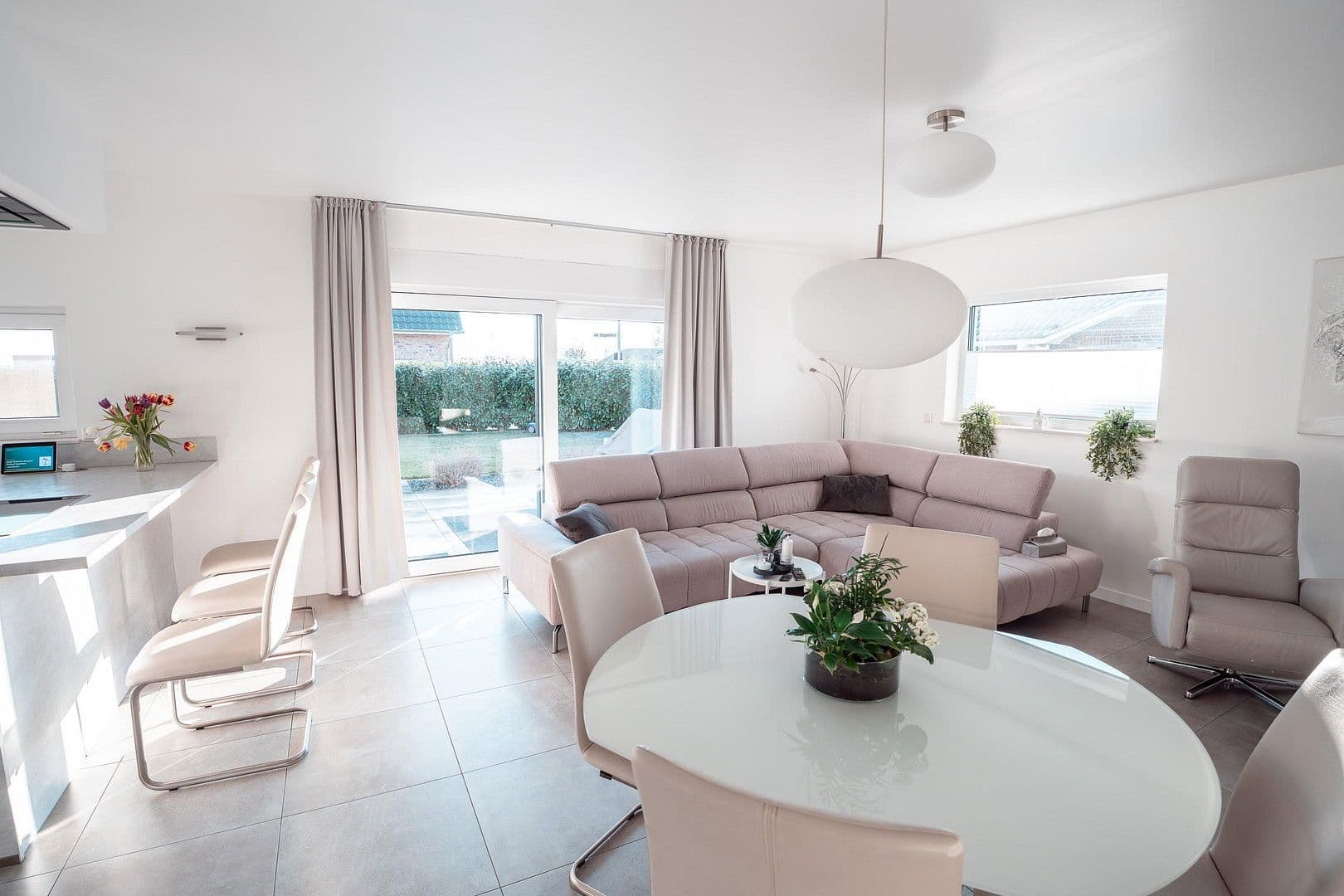 Prodej domu 221 m², pozemek 628 m², Vechelde, Dolní Sasko Prodej domu 221 m², pozemek 628 m², Vechelde, Dolní Sasko