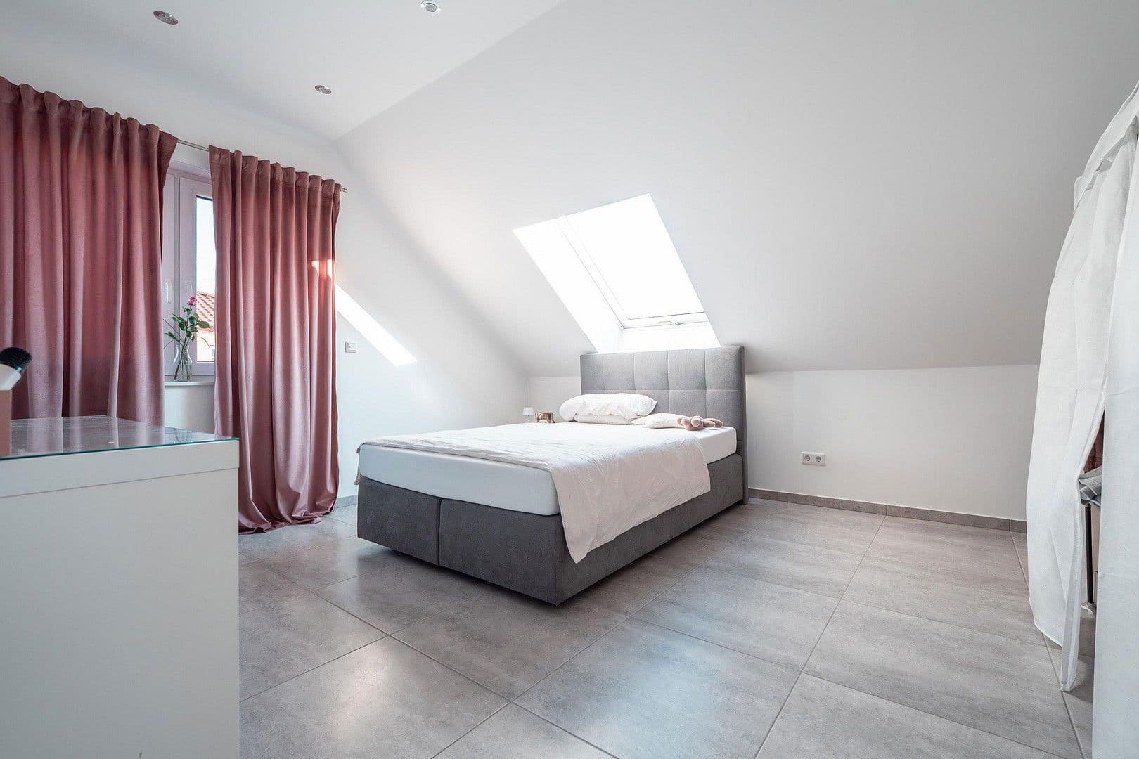 Prodej domu 221 m², pozemek 628 m², Vechelde, Dolní Sasko Prodej domu 221 m², pozemek 628 m², Vechelde, Dolní Sasko