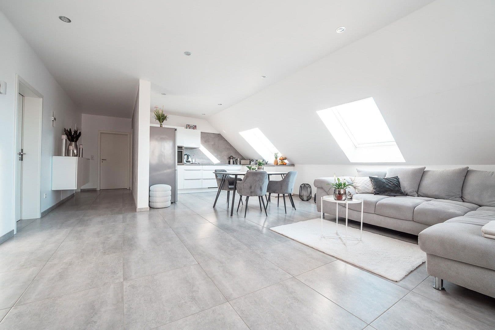 Prodej domu 221 m², pozemek 628 m², Vechelde, Dolní Sasko Prodej domu 221 m², pozemek 628 m², Vechelde, Dolní Sasko