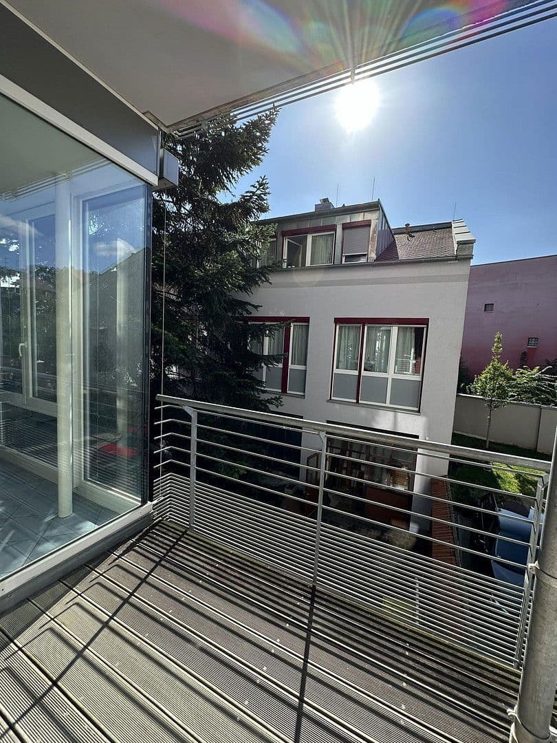 Pronájem bytu 6+kk 20 m², Fürth, Bavorsko Pronájem bytu 6+kk 20 m², Fürth, Bavorsko