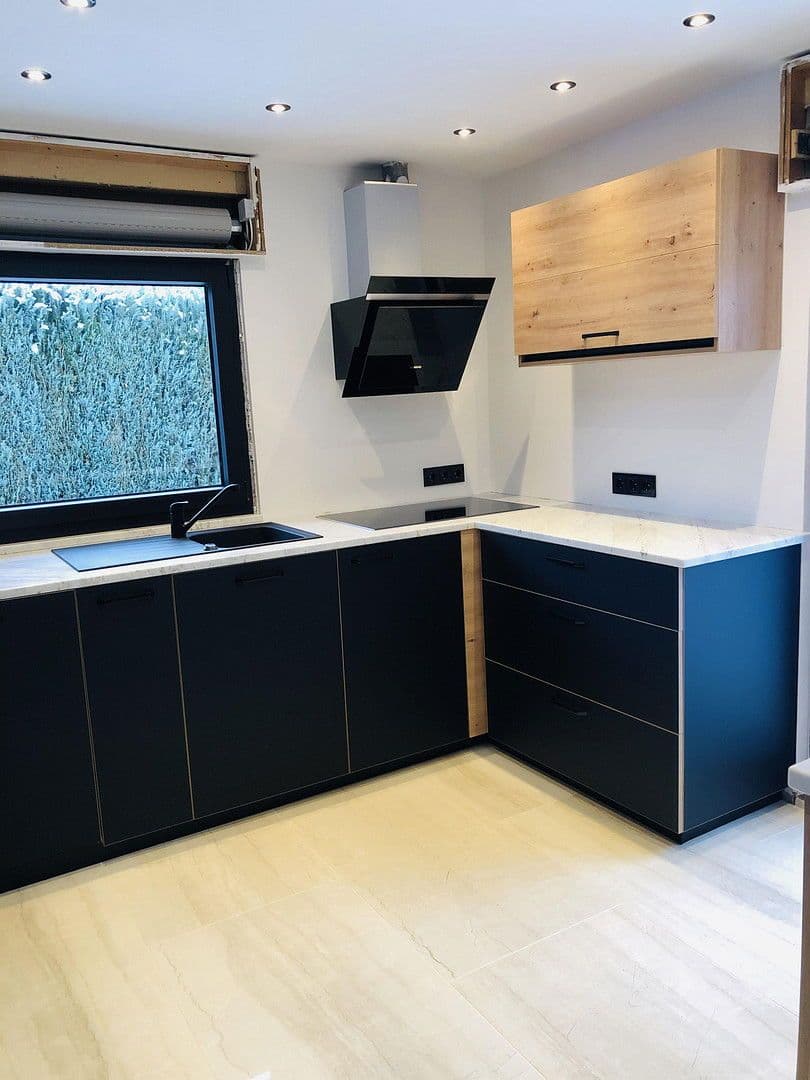 Prodej domu 216 m², pozemek 745 m², Werdohl, Severní Porýní-Vestfálsko Prodej domu 216 m², pozemek 745 m², Werdohl, Severní Porýní-Vestfálsko