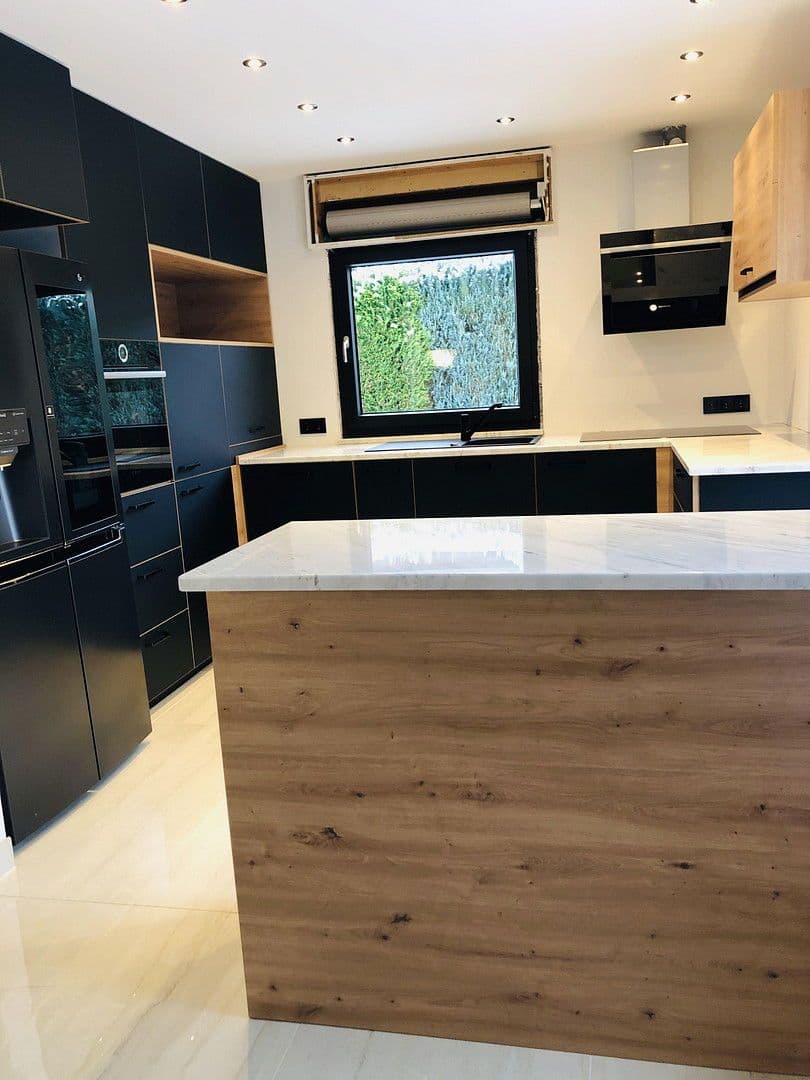 Prodej domu 216 m², pozemek 745 m², Werdohl, Severní Porýní-Vestfálsko Prodej domu 216 m², pozemek 745 m², Werdohl, Severní Porýní-Vestfálsko