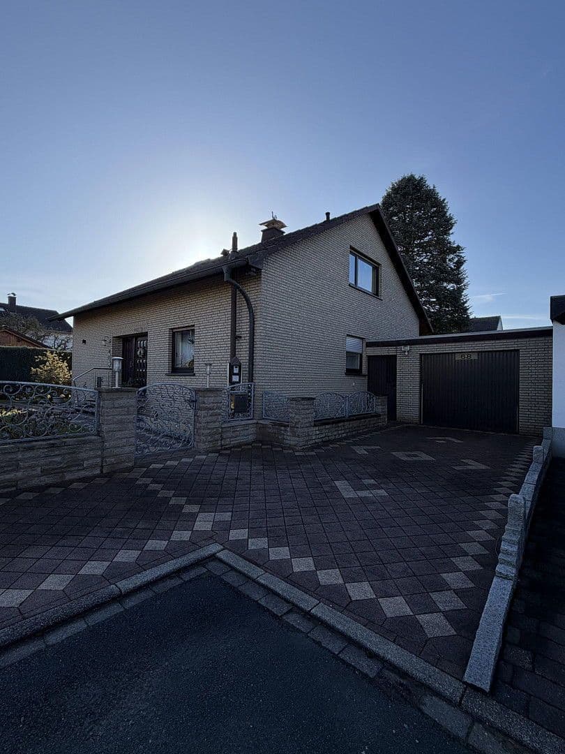 Prodej domu 125 m², pozemek 761 m², Hamm, Severní Porýní-Vestfálsko Prodej domu 125 m², pozemek 761 m², Hamm, Severní Porýní-Vestfálsko