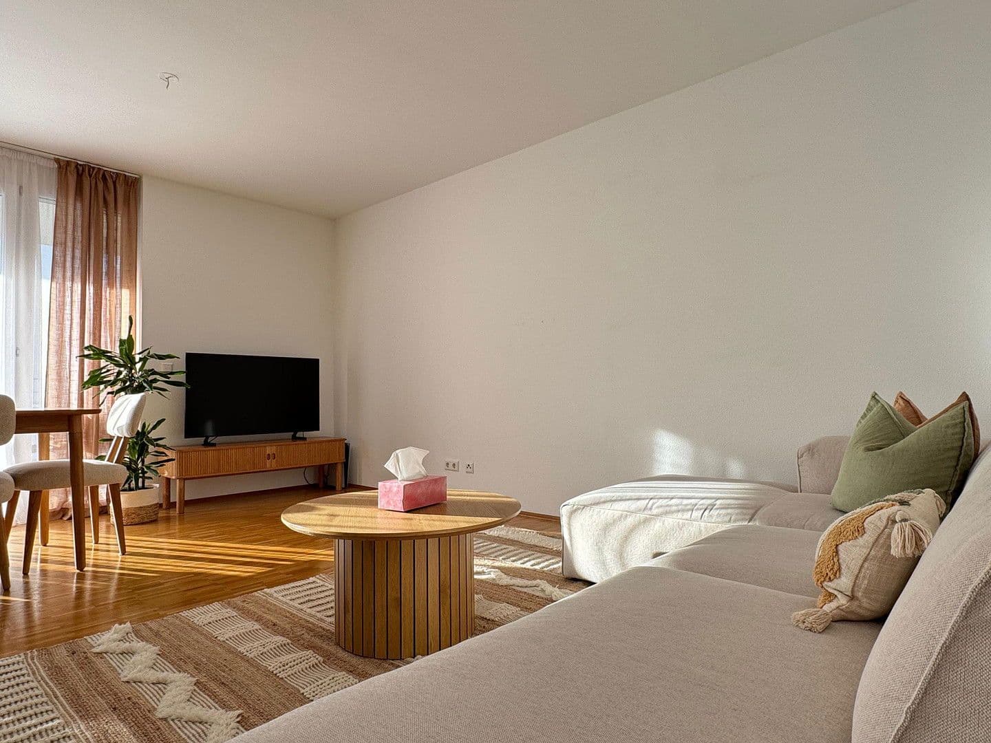 Pronájem bytu 3+1 81 m², Wiener Straße 180, Stuttgart, Bádensko-Württembersko Pronájem bytu 3+1 81 m², Wiener Straße 180, Stuttgart, Bádensko-Württembersko