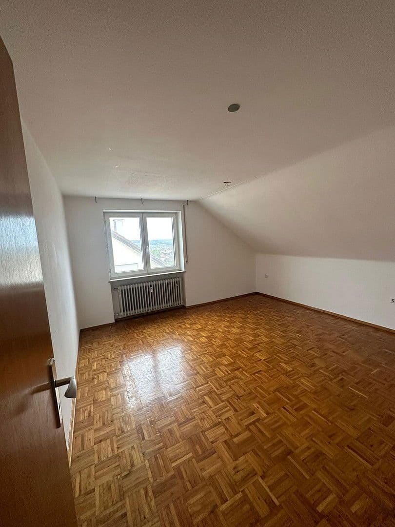 Pronájem bytu 4+1 80 m², Aalen, Bádensko-Württembersko Pronájem bytu 4+1 80 m², Aalen, Bádensko-Württembersko