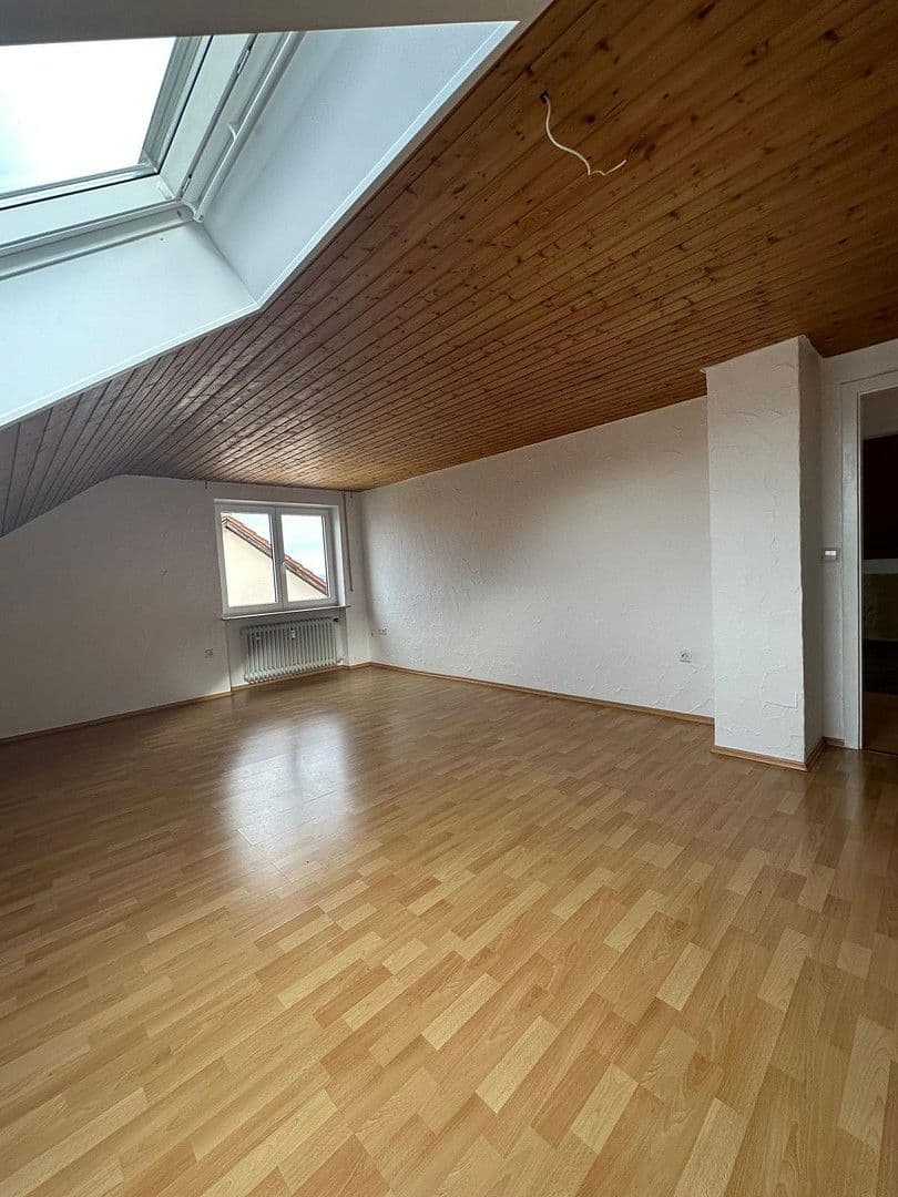 Pronájem bytu 4+1 80 m², Aalen, Bádensko-Württembersko Pronájem bytu 4+1 80 m², Aalen, Bádensko-Württembersko
