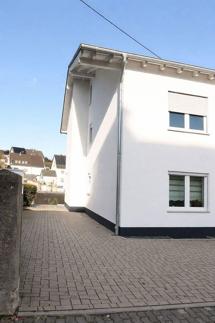 Prodej domu 469 m², pozemek 819 m², Neuwied, Porýní-Falc Prodej domu 469 m², pozemek 819 m², Neuwied, Porýní-Falc