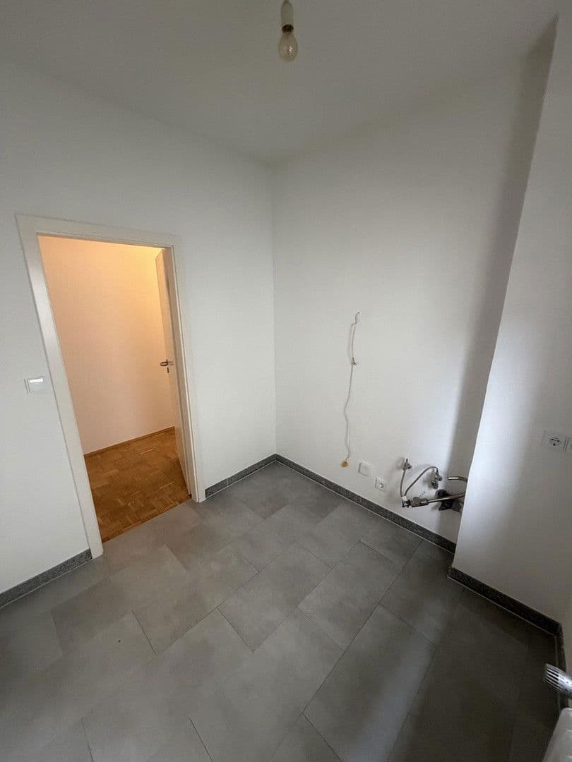 Pronájem bytu 2+1 51 m², Mauerweg 12, Frankfurt, Hessen Pronájem bytu 2+1 51 m², Mauerweg 12, Frankfurt, Hessen