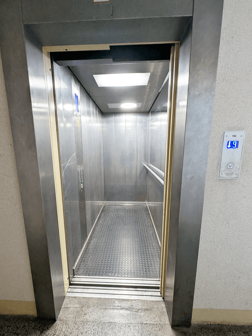 Prodej bytu 4+1 103 m², Ifflandstr. 4, Berlin, Berlín Prodej bytu 4+1 103 m², Ifflandstr. 4, Berlin, Berlín