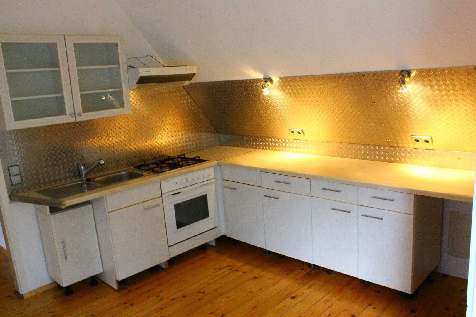 Prodej bytu 2+1 50 m², Gartenstraße 35, Neustadt Weinstraße, Porýní-Falc Prodej bytu 2+1 50 m², Gartenstraße 35, Neustadt Weinstraße, Porýní-Falc