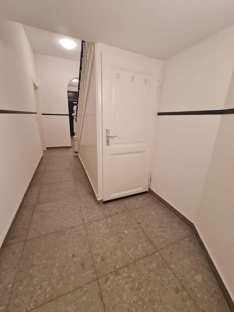 Prodej domu 309 m², pozemek 266 m², Liebknechtstraße 79, Oberhausen, Severní Porýní-Vestfálsko Prodej domu 309 m², pozemek 266 m², Liebknechtstraße 79, Oberhausen, Severní Porýní-Vestfálsko