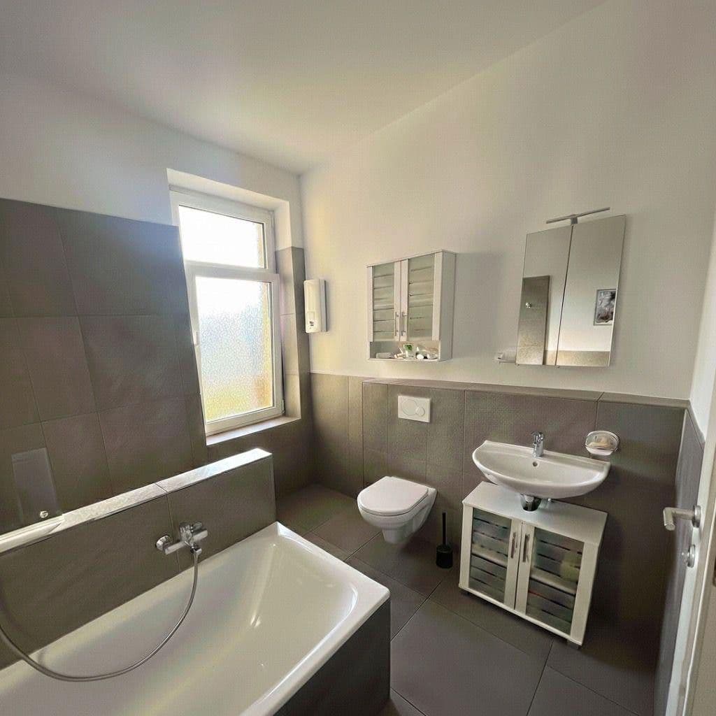 Prodej domu 309 m², pozemek 266 m², Liebknechtstraße 79, Oberhausen, Severní Porýní-Vestfálsko Prodej domu 309 m², pozemek 266 m², Liebknechtstraße 79, Oberhausen, Severní Porýní-Vestfálsko