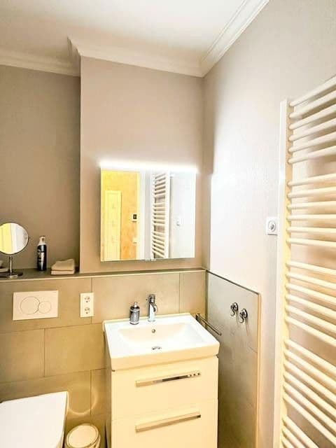 Prodej bytu 2+1 46 m², Alte Waisenstiftung 7, Schwerin, Mecklenburg-Vorpommern Prodej bytu 2+1 46 m², Alte Waisenstiftung 7, Schwerin, Mecklenburg-Vorpommern