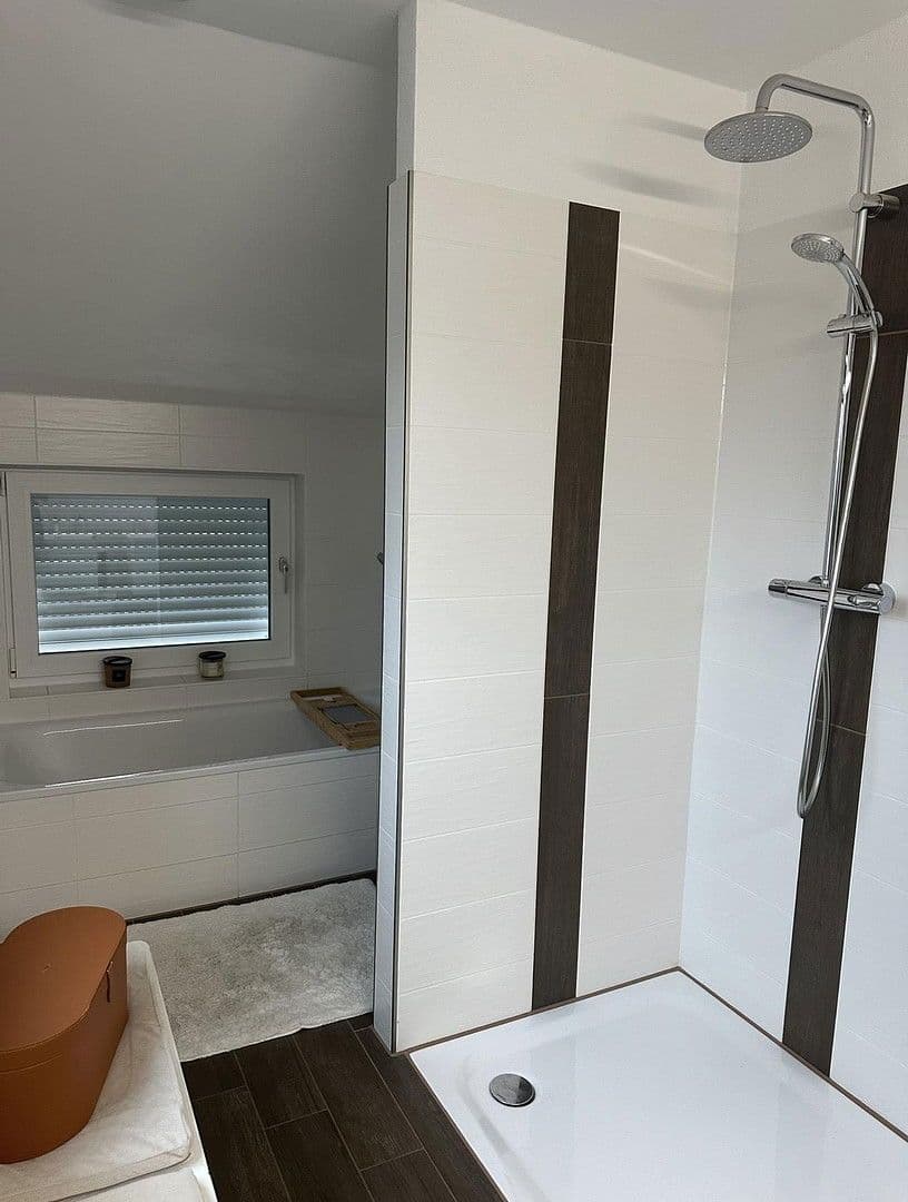 Prodej domu 146 m², pozemek 278 m², Schubertstraße 12, Großmehring, Bavorsko Prodej domu 146 m², pozemek 278 m², Schubertstraße 12, Großmehring, Bavorsko