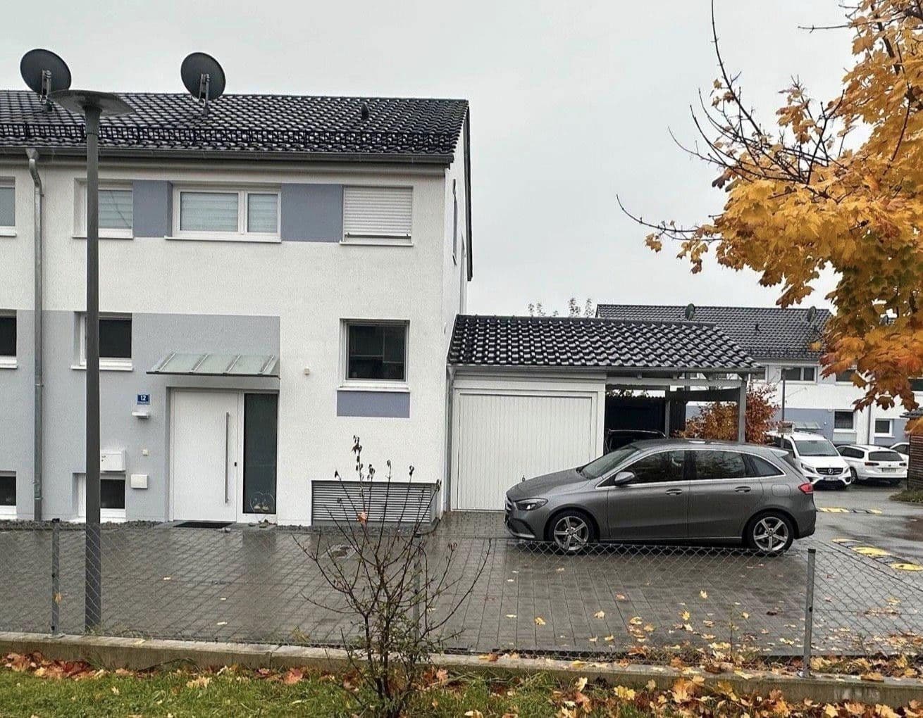 Prodej domu 146 m², pozemek 278 m², Schubertstraße 12, Großmehring, Bavorsko Prodej domu 146 m², pozemek 278 m², Schubertstraße 12, Großmehring, Bavorsko