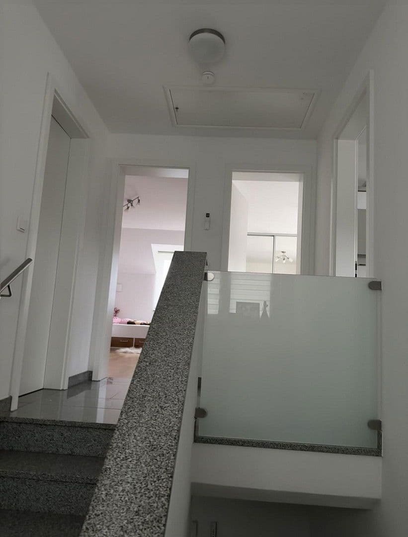 Prodej domu 146 m², pozemek 278 m², Schubertstraße 12, Großmehring, Bavorsko Prodej domu 146 m², pozemek 278 m², Schubertstraße 12, Großmehring, Bavorsko