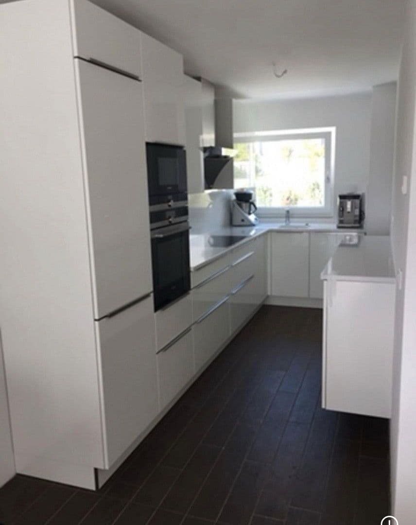 Prodej domu 146 m², pozemek 278 m², Schubertstraße 12, Großmehring, Bavorsko Prodej domu 146 m², pozemek 278 m², Schubertstraße 12, Großmehring, Bavorsko