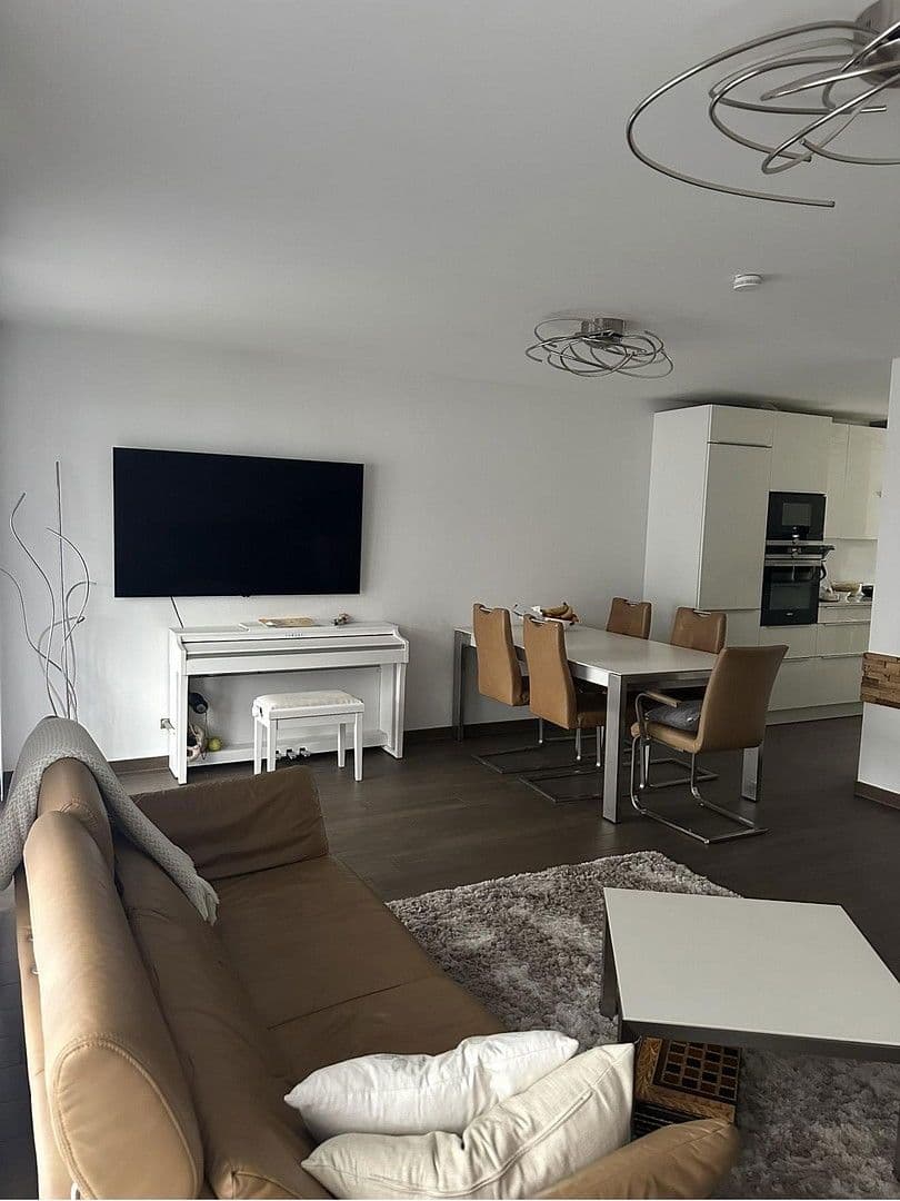 Prodej domu 146 m², pozemek 278 m², Schubertstraße 12, Großmehring, Bavorsko Prodej domu 146 m², pozemek 278 m², Schubertstraße 12, Großmehring, Bavorsko