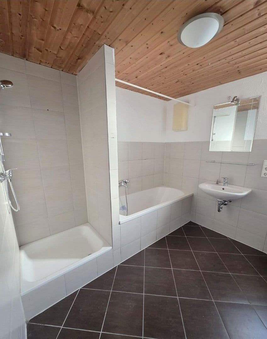 Pronájem bytu 2+1 68 m², Hohenstaufenstr. 56, Pforzheim, Bádensko-Württembersko Pronájem bytu 2+1 68 m², Hohenstaufenstr. 56, Pforzheim, Bádensko-Württembersko