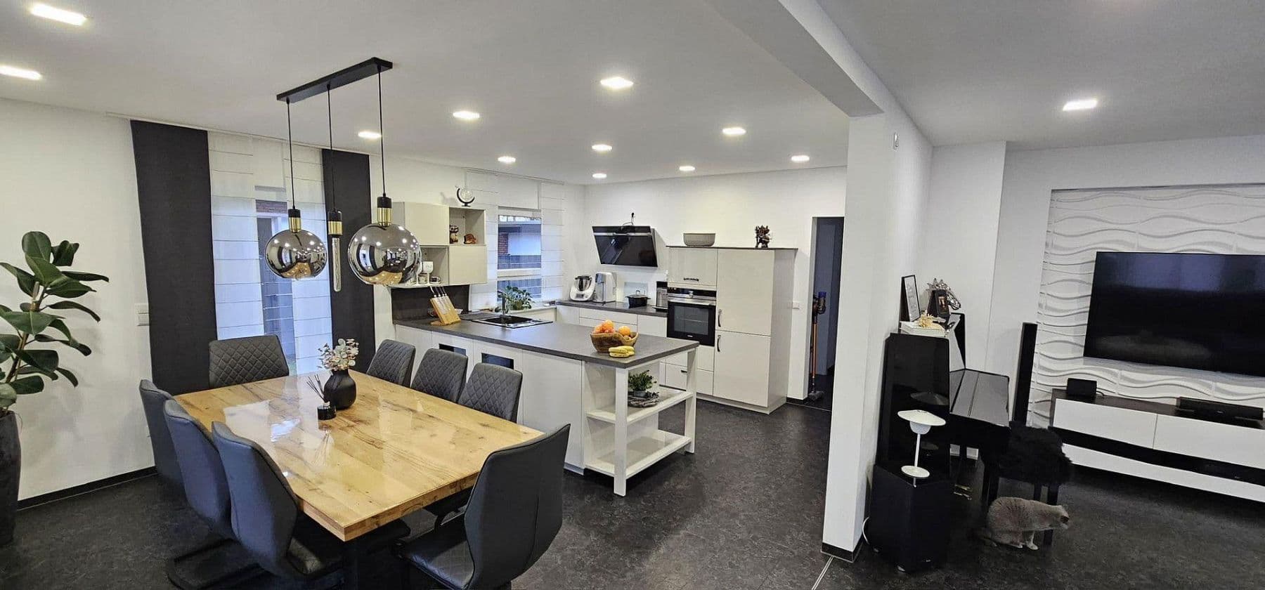 Prodej domu 131 m², pozemek 701 m², Rheine, Severní Porýní-Vestfálsko Prodej domu 131 m², pozemek 701 m², Rheine, Severní Porýní-Vestfálsko