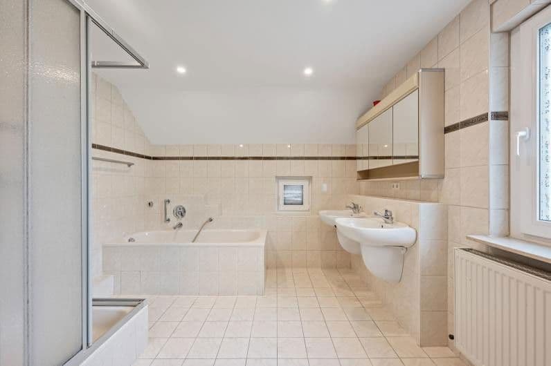 Prodej domu 183 m², pozemek 235 m², Heilbronn, Bádensko-Württembersko Prodej domu 183 m², pozemek 235 m², Heilbronn, Bádensko-Württembersko