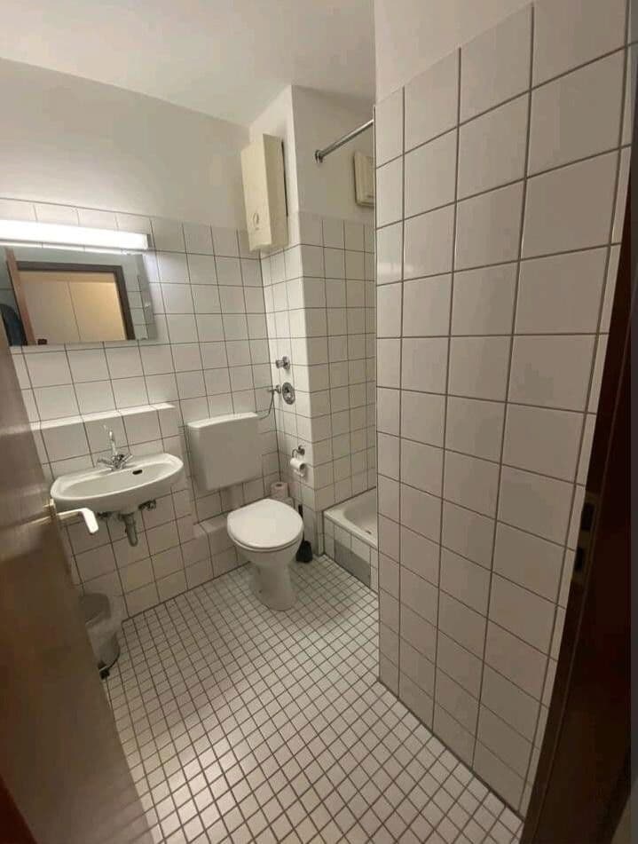 Pronájem bytu 1+1 25 m², B7, 17 A, Mannheim, Bádensko-Württembersko Pronájem bytu 1+1 25 m², B7, 17 A, Mannheim, Bádensko-Württembersko