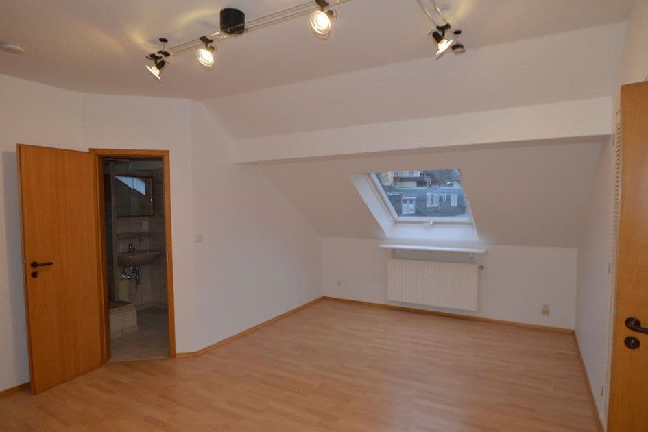 Prodej bytu 5+1 124 m², Brandenburgstr. 16, Wuppertal, Severní Porýní-Vestfálsko Prodej bytu 5+1 124 m², Brandenburgstr. 16, Wuppertal, Severní Porýní-Vestfálsko