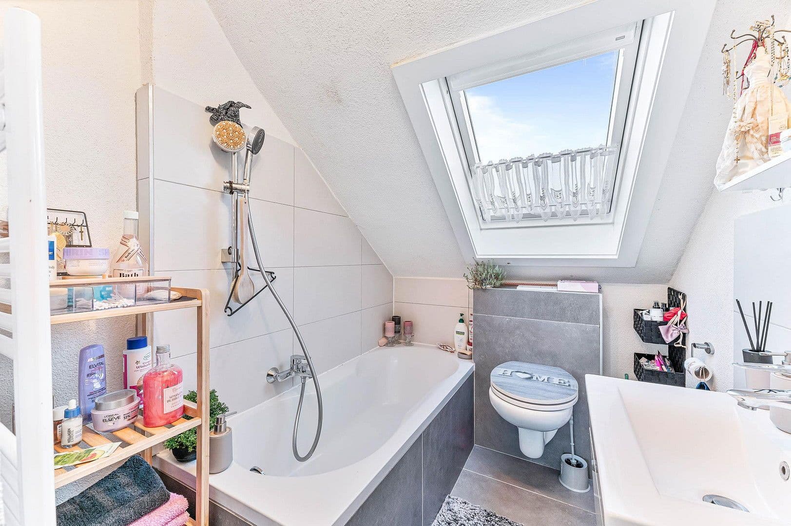 Prodej bytu 3+1 50 m², Kernen im Remstal, Bádensko-Württembersko Prodej bytu 3+1 50 m², Kernen im Remstal, Bádensko-Württembersko