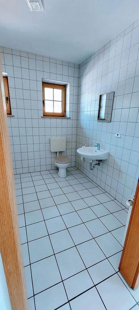 Pronájem kanceláře 58 m², Tratmoos 22, Niederneuching / Wolfsleben, Bavorsko Pronájem kanceláře 58 m², Tratmoos 22, Niederneuching / Wolfsleben, Bavorsko