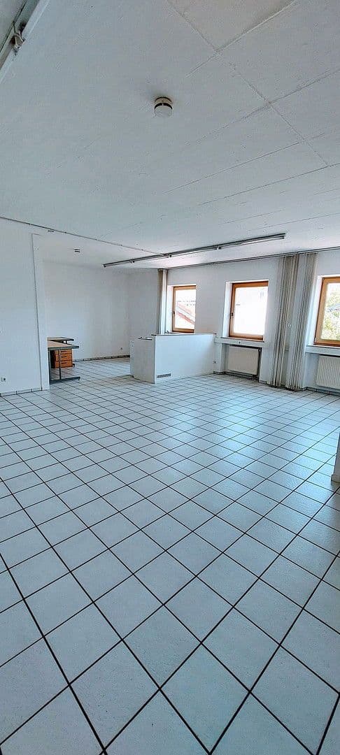 Pronájem kanceláře 58 m², Tratmoos 22, Niederneuching / Wolfsleben, Bavorsko Pronájem kanceláře 58 m², Tratmoos 22, Niederneuching / Wolfsleben, Bavorsko