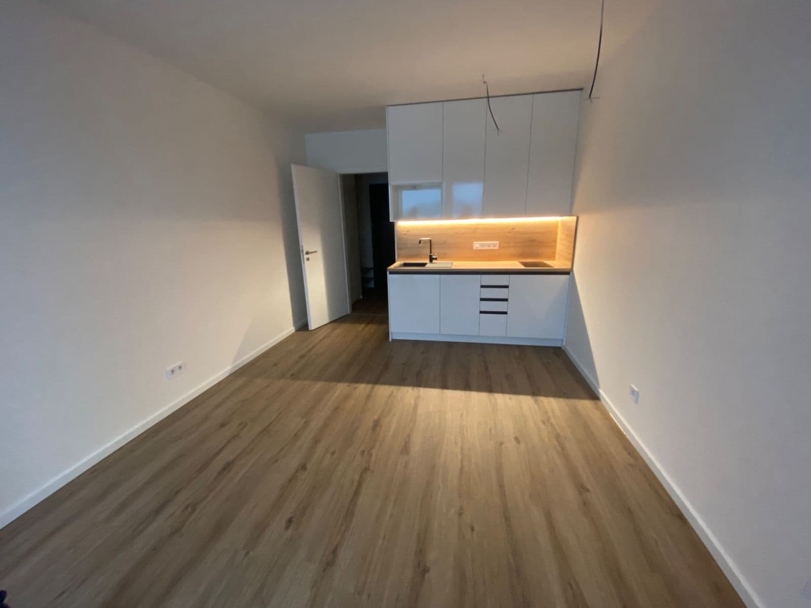 Pronájem bytu 1+kk 25 m², Ke křížku, Kladno, Středočeský kraj Pronájem bytu 1+kk 25 m², Ke křížku, Kladno, Středočeský kraj