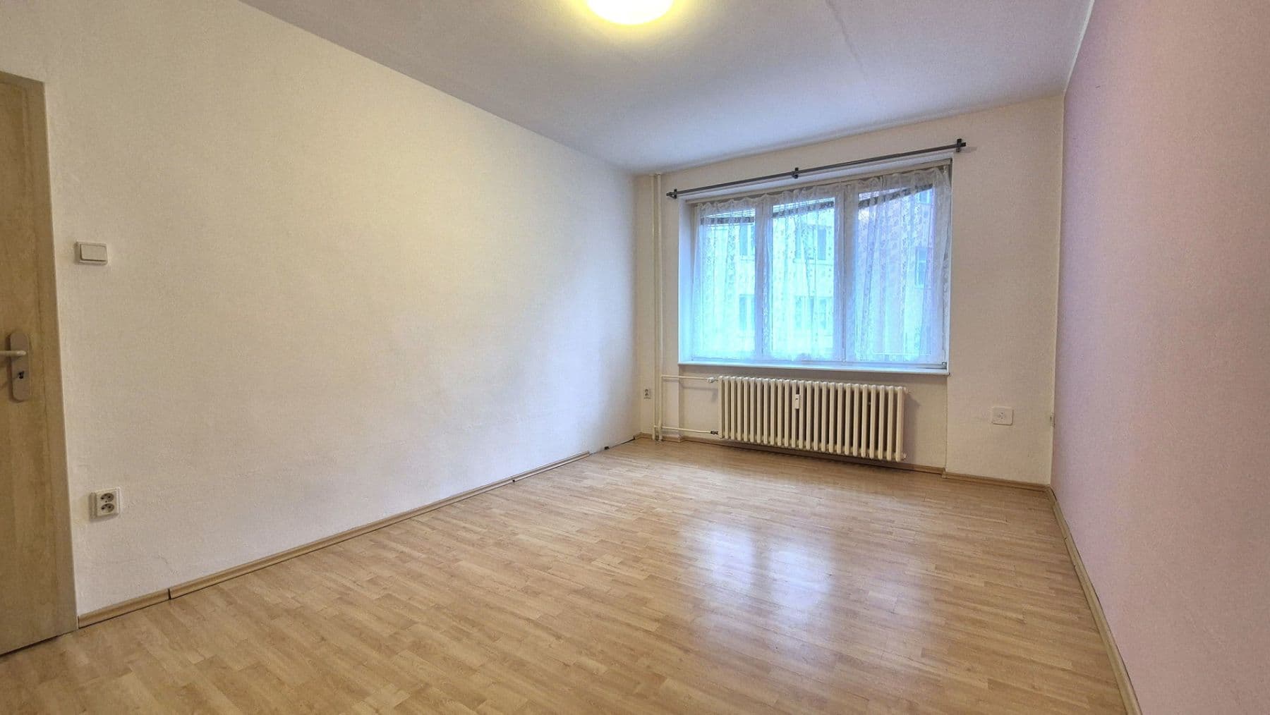Pronájem bytu 1+kk 27 m², Renneská třída, Brno, Jihomoravský kraj Pronájem bytu 1+kk 27 m², Renneská třída, Brno, Jihomoravský kraj