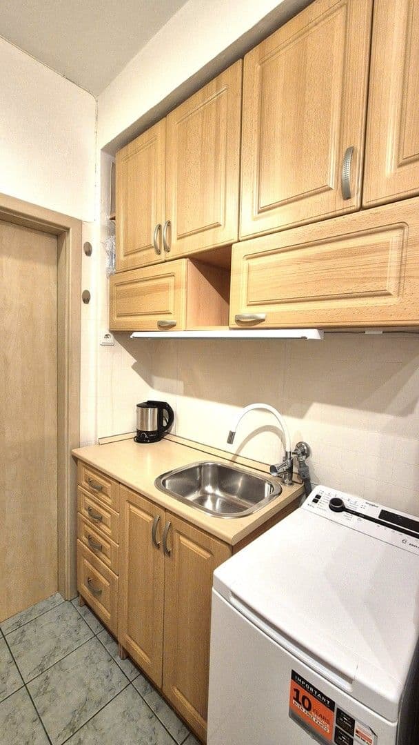 Pronájem bytu 1+kk 27 m², Renneská třída, Brno, Jihomoravský kraj Pronájem bytu 1+kk 27 m², Renneská třída, Brno, Jihomoravský kraj