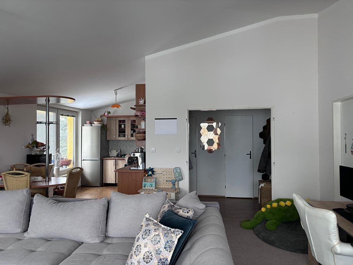 Pronájem bytu 2+kk 70 m², Prokopa Velikého, Úvaly, Středočeský kraj Pronájem bytu 2+kk 70 m², Prokopa Velikého, Úvaly, Středočeský kraj