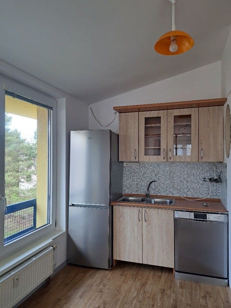 Pronájem bytu 2+kk 70 m², Prokopa Velikého, Úvaly, Středočeský kraj Pronájem bytu 2+kk 70 m², Prokopa Velikého, Úvaly, Středočeský kraj