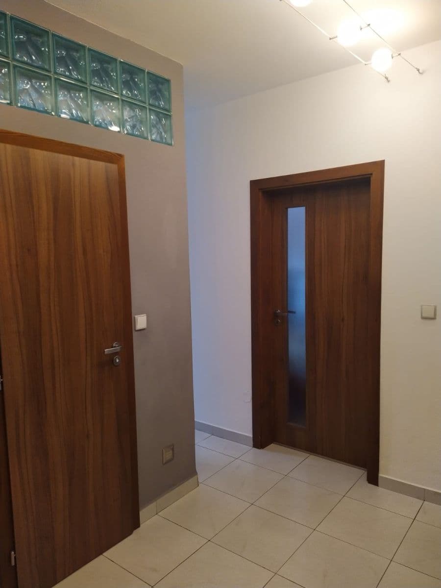 Pronájem bytu 2+1 66 m², Komenského nám., Litomyšl, Pardubický kraj Pronájem bytu 2+1 66 m², Komenského nám., Litomyšl, Pardubický kraj