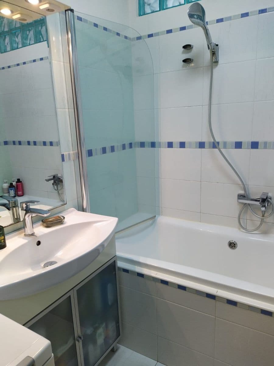 Pronájem bytu 2+1 66 m², Komenského nám., Litomyšl, Pardubický kraj Pronájem bytu 2+1 66 m², Komenského nám., Litomyšl, Pardubický kraj