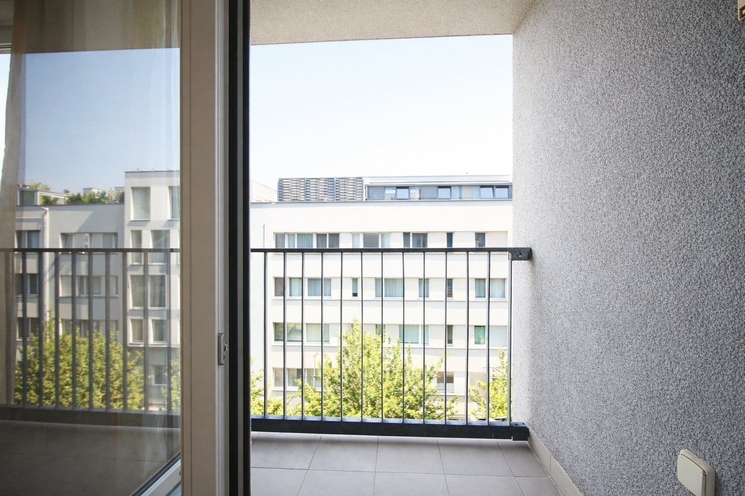 Pronájem bytu 1+kk 38 m², Zubrnická, Praha, Praha Pronájem bytu 1+kk 38 m², Zubrnická, Praha, Praha