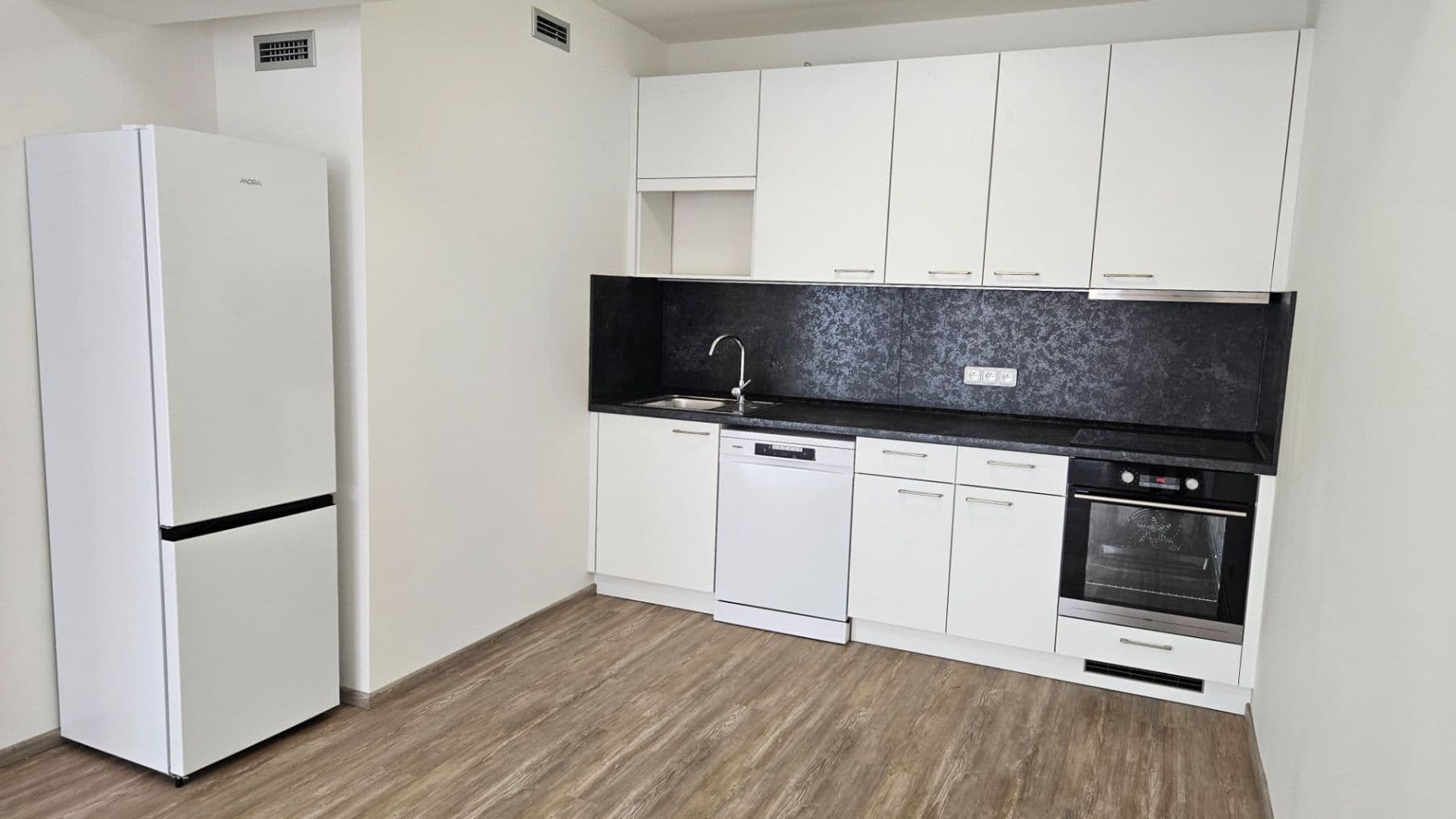 Pronájem bytu 2+kk 62 m², Sinkulova, Praha, Praha Pronájem bytu 2+kk 62 m², Sinkulova, Praha, Praha
