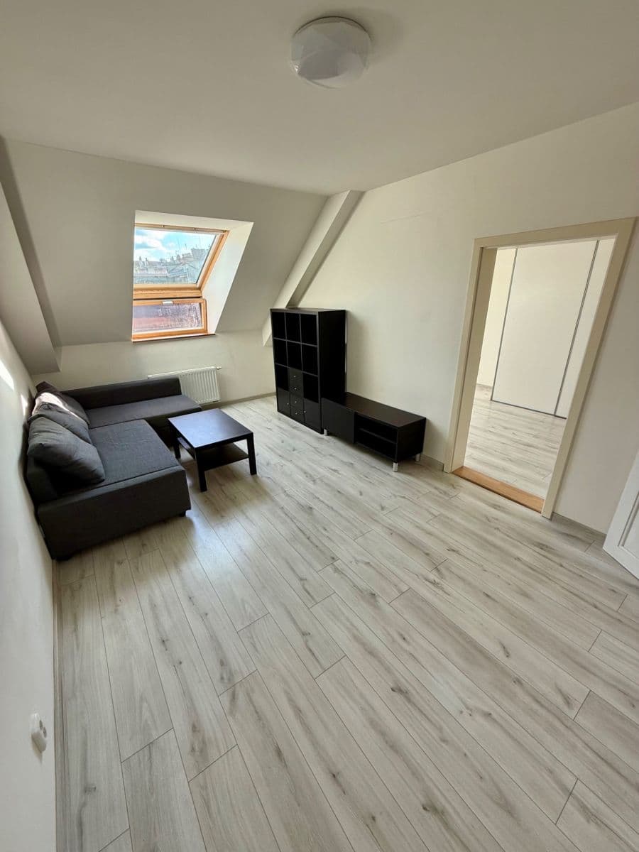 Pronájem bytu 2+kk 44 m², Lotyšská, Praha, Praha Pronájem bytu 2+kk 44 m², Lotyšská, Praha, Praha