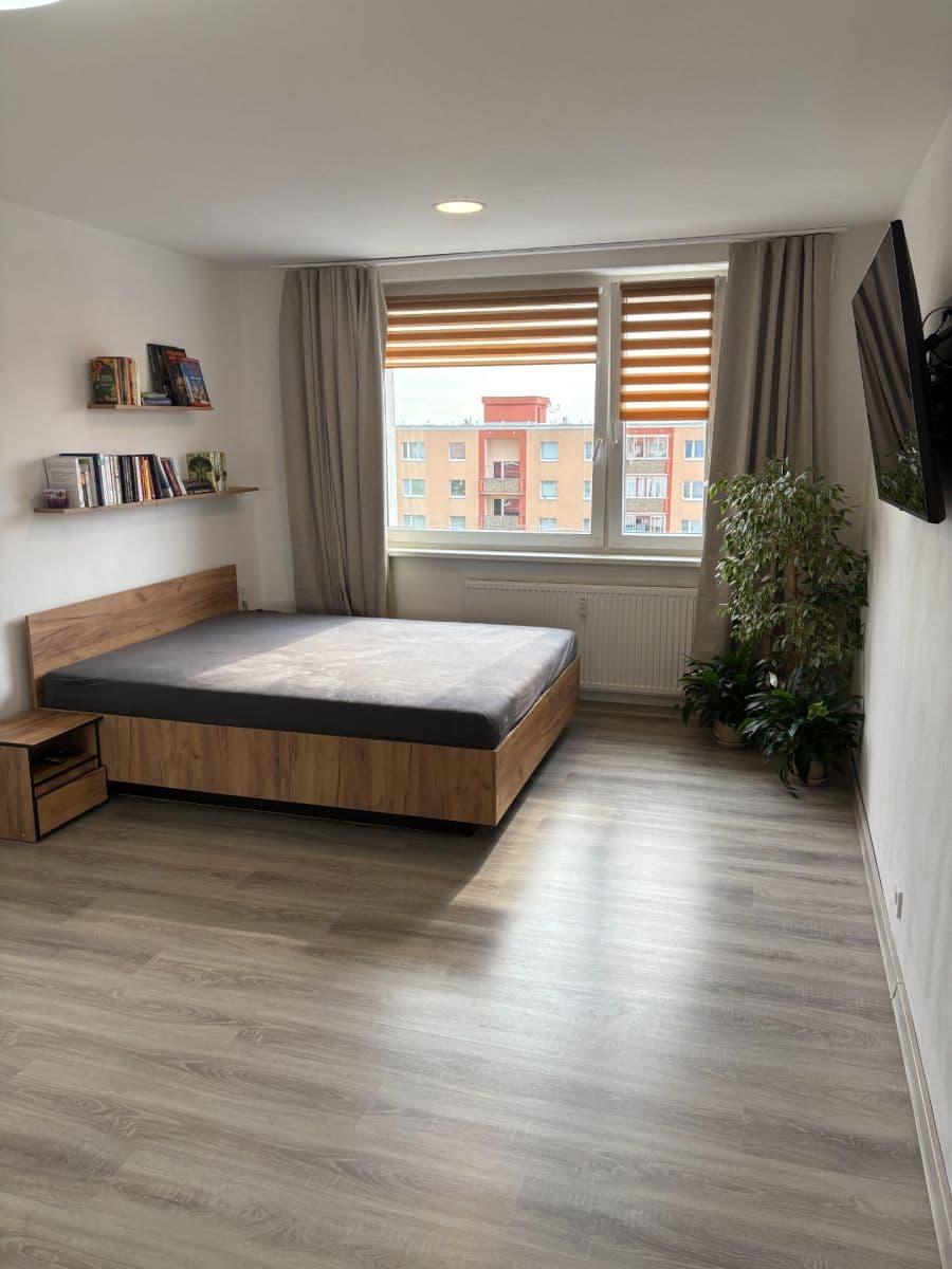 Pronájem bytu 1+1 40 m², Na Borku, Jirkov, Ústecký kraj Pronájem bytu 1+1 40 m², Na Borku, Jirkov, Ústecký kraj